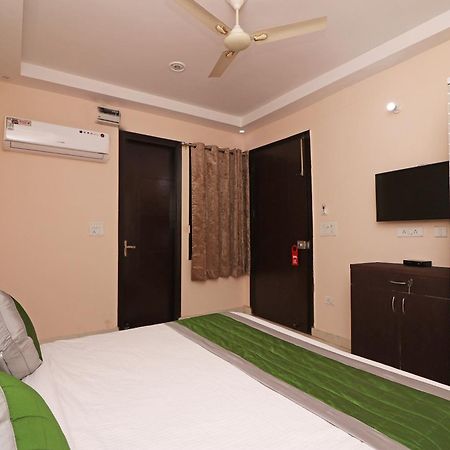Hotel O Avalon Palace New Delhi Exterior photo