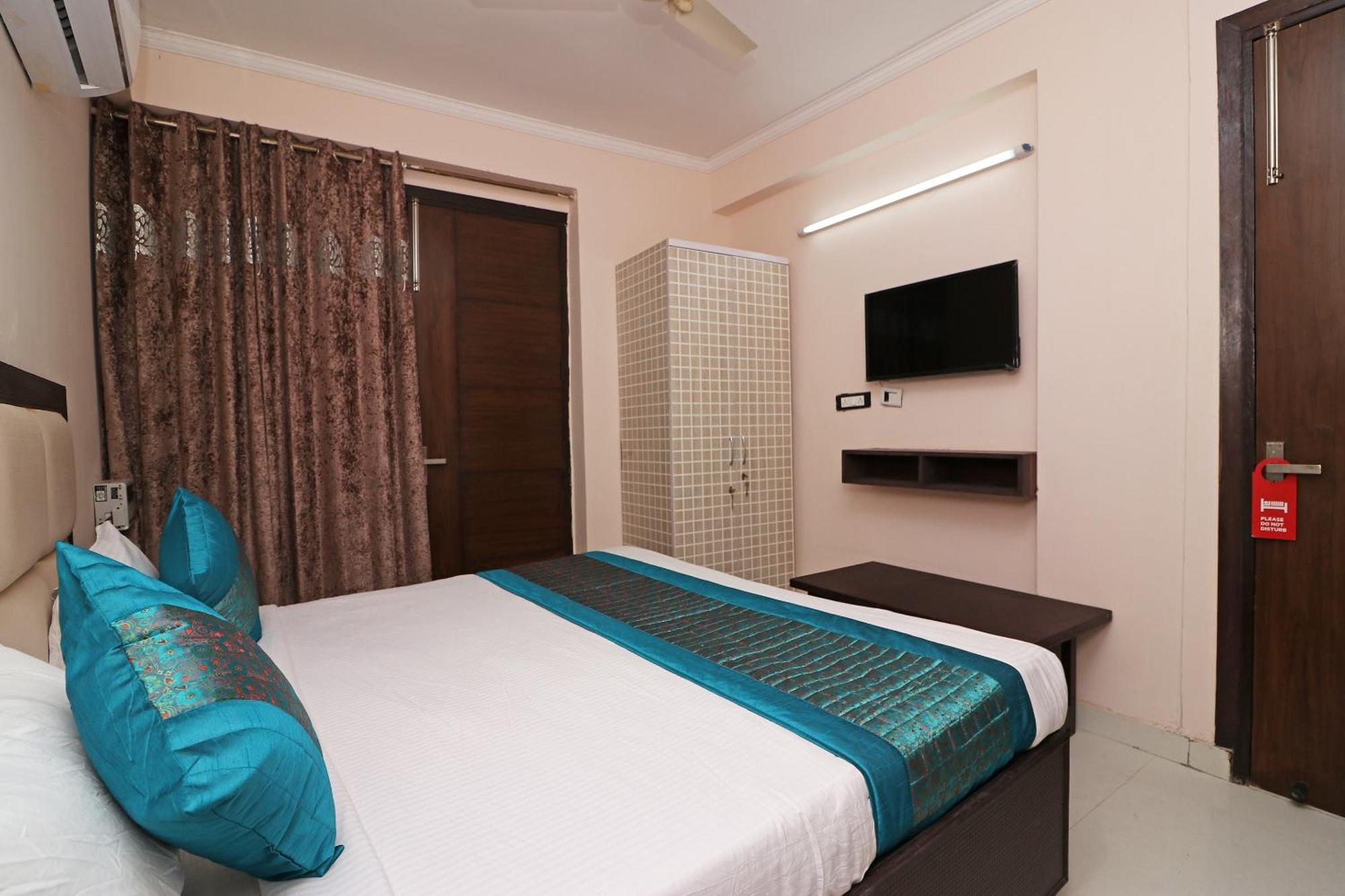 Hotel O Avalon Palace New Delhi Exterior photo
